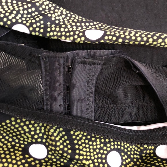 💚🖤💚🖤 Top with built in bra!  🖤💚🖤💚 - Picture 4 of 4